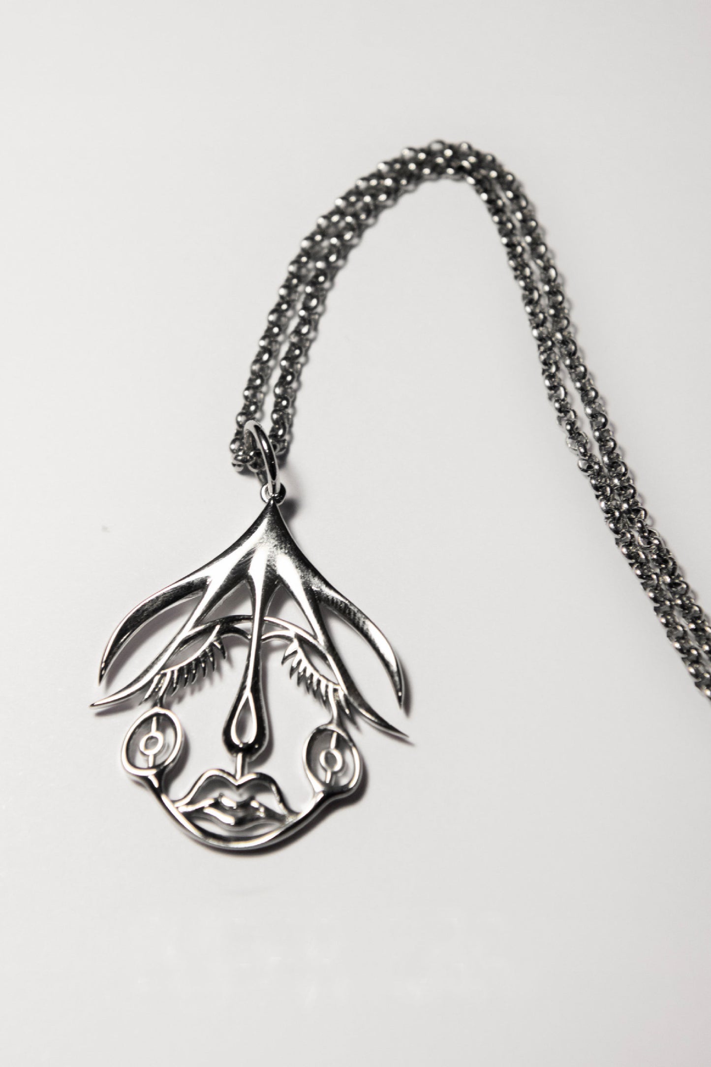 Le Visage Necklace