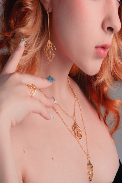 Le Visage Necklace