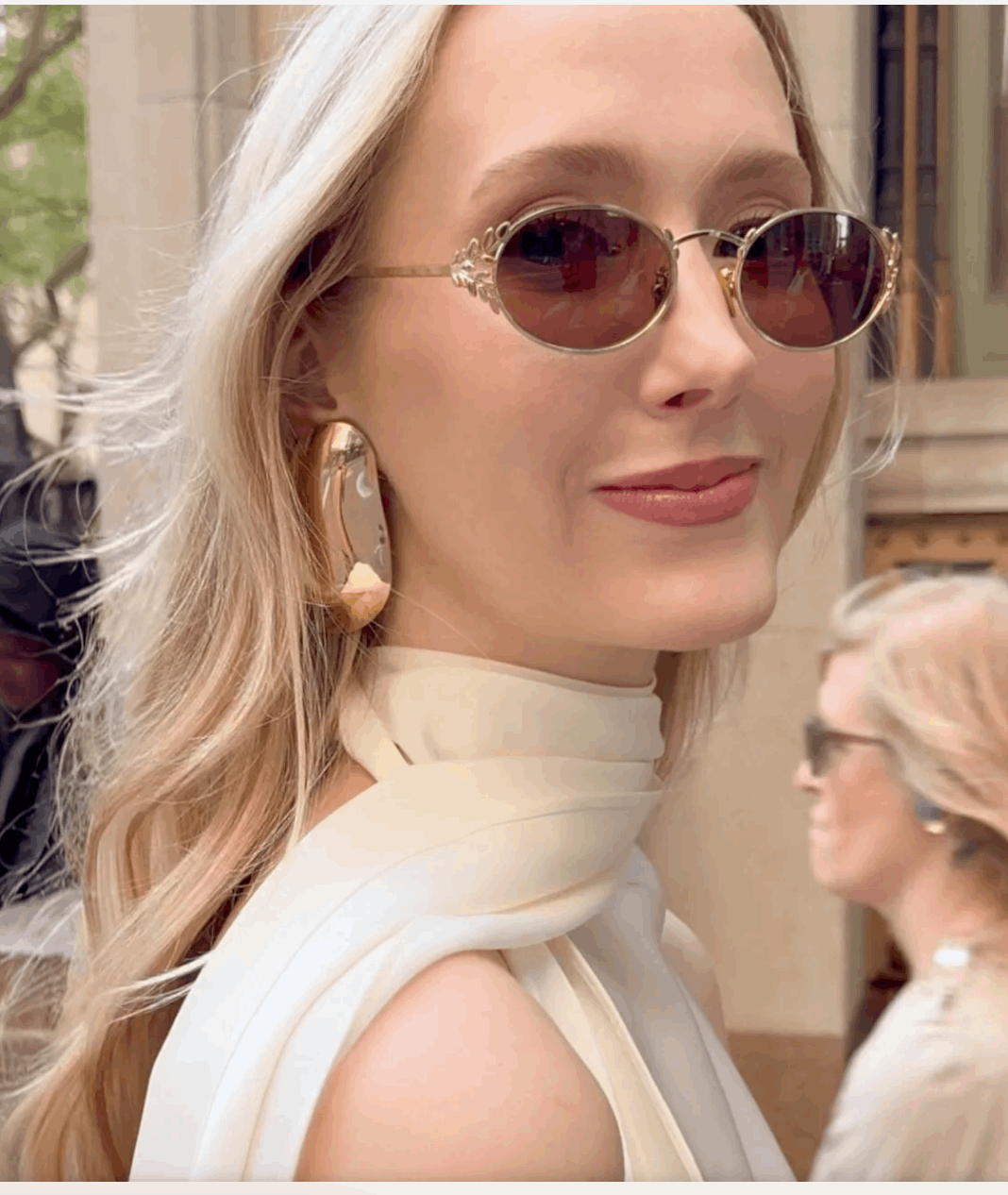 Laurel Oval Sunglasses Gold