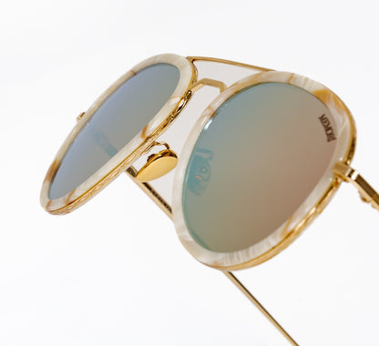 Aviator Sunglasses - Gold with mirrored lenses